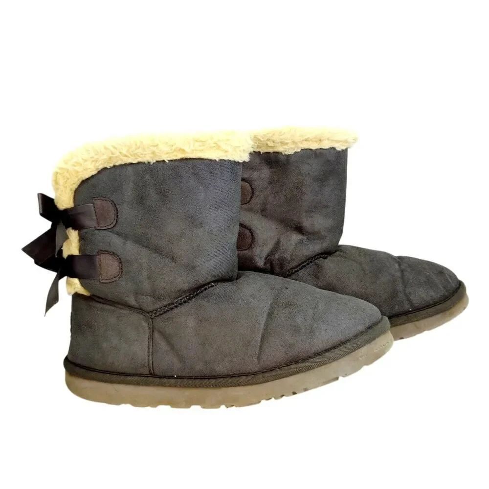 UGG Australia Gray Suede Double Bow Shearling Boots - Size 9